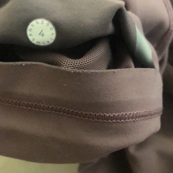 Lululemon In Movement 7/8 Tight *Everlux 25" Vintage Grape - Picture 3 of 4